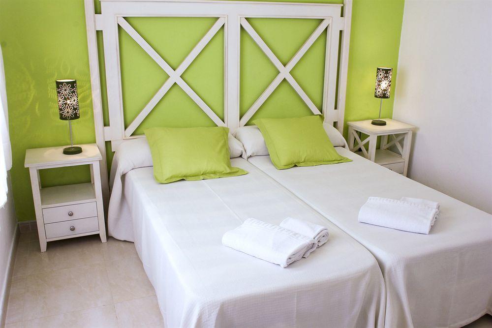 Apartamentos Son Bou Playa Gold מראה חיצוני תמונה